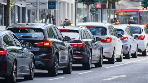 Immer Mehr Autos Trend Geht Zum Zweit Und Drittwagen