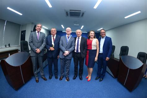 Presidente Da Atricon Realiza Palestra E Homenageado Durante Visita