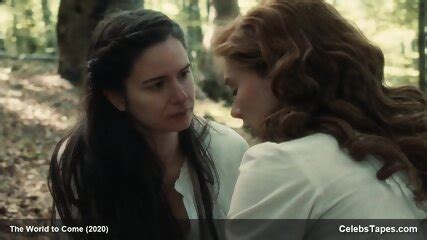 Vanessa Kirby Nude Topless Lesbian Sex With Katherine Waterston Sexy