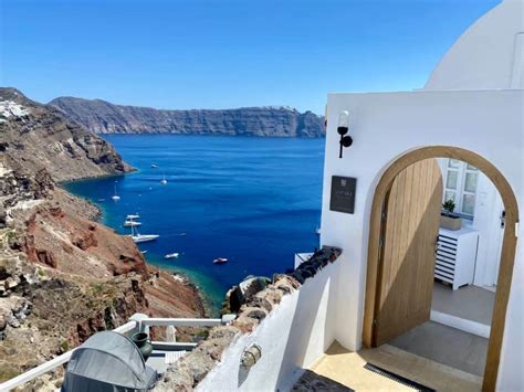 Detailed Review Of Art Maisons Aspaki Santorini In Oia