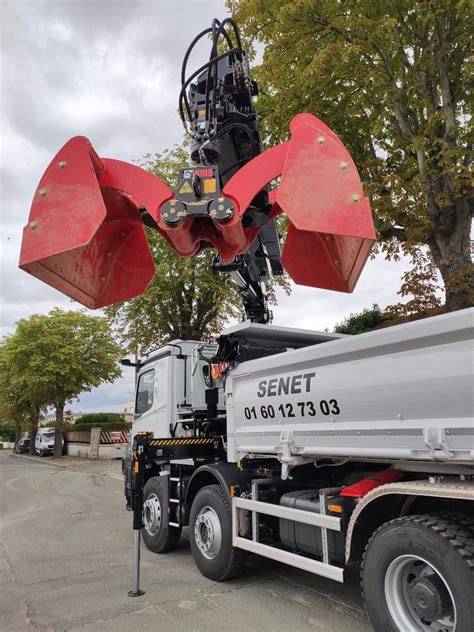 Ce Véhicule Est Géolocalisable Comme Le Reste De Notre Flotte Via