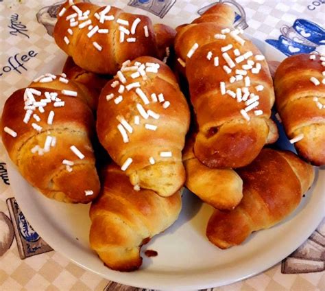 Brioches Da Inzuppo Farcite Con Confettura O Cioccolato Delizie In