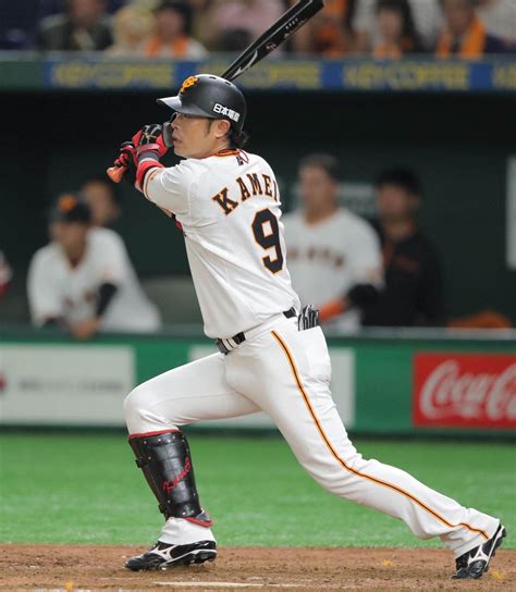 亀井善行 、祝37歳バースデー適時三塁打「体の状態はいいからね」 巨人 ジャイアンツ Giants スポーツ報知 巨人取材班