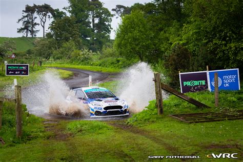 Cronin Keith Galvin Mikie Ford Fiesta Rally Beatsons Building