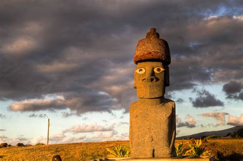 Les Statues Moa De L Le De P Ques En Polyn Sie