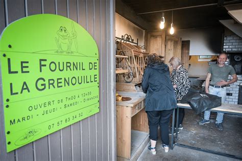 Photos Le Couple Fresse Toujours Dans Sa Boulangerie Ouverte Dans Sa