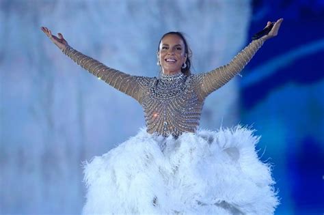 Ivete Sangalo Celebra Seus Anos De Carreira Um Super Show No