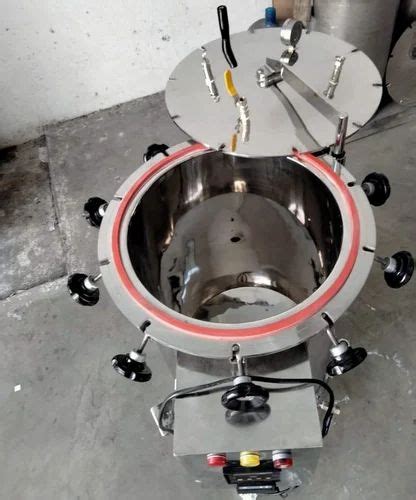 Vertical Autoclave Radial Locking At Rs 90000 High Pressure