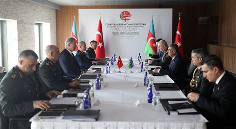 Azerbaijan Turkiye Discuss Development Of Military Technical Cooperation