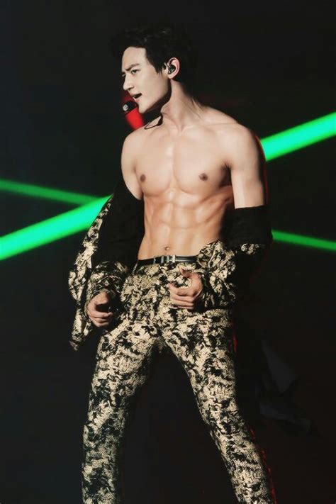 Minho s Abs 5HINee 샤이니 Amino