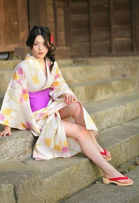 Japanese Girls Wearing Kimonos Gallery Ebaums World