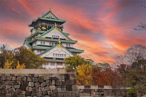 Premium Photo Osaka Castle In Autumn Foliage Season Is A Famous