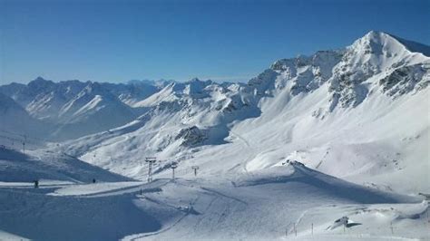 Bergbahnen Motta Naluns (ski resort) - Scuol | Ski resort, Alps, Train ...