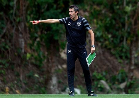 Em treino presença de John Textor Bruno Lage encaminha Botafogo