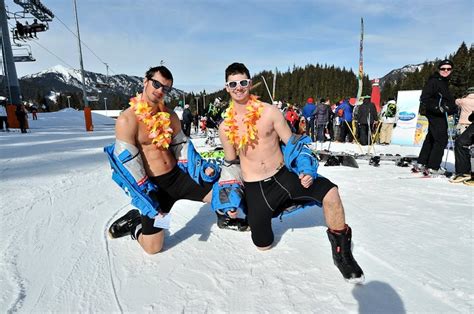 Słowacja zjeżdżali w bikini i kąpielówkach Podróże