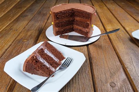 Fatia De Bolo De Chocolate Recheio E Cobertura De Ganache De