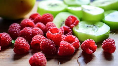 Premium Photo Green Apple And Raspberry Refresh Crisp Green Apple On