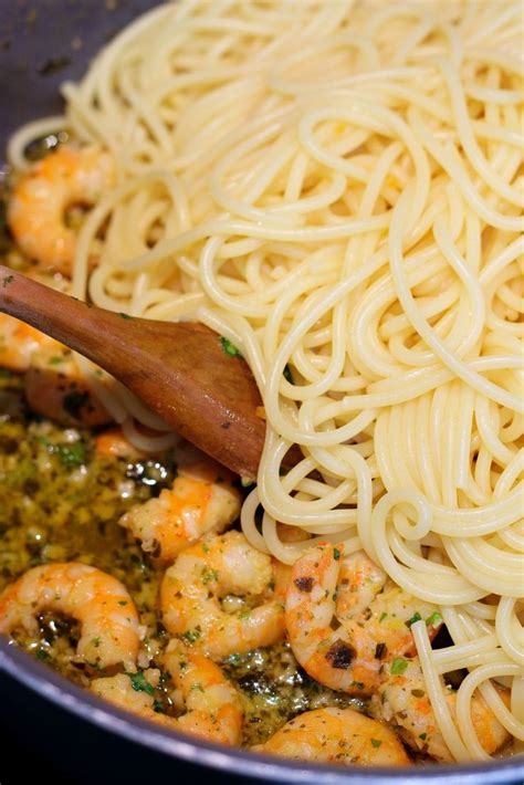 Spaghettis Aux Crevettes Et Beurre Lail Les D Lices De Marina