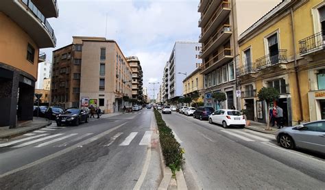 La Pista Ciclabile Non Attraverser Corso Gelone E Viale Teracati