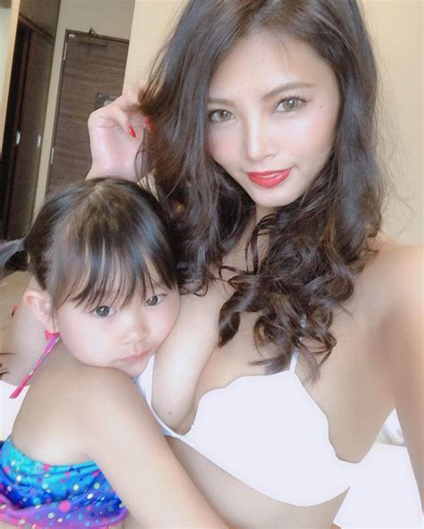 堀えりかさんのインスタグラム写真 堀えりかinstagram「この姪っ子ちゃん可愛すぎ🥺💓 まぢで🥺←この顔してる🥺💓 沖縄の