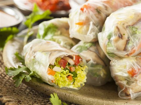 Wegańskie warzywne spring rolls przepis Mojegotowanie pl