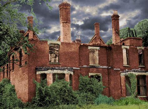 The 21 Most Haunted Places In The United Kingdom Mysteriesrunsolved