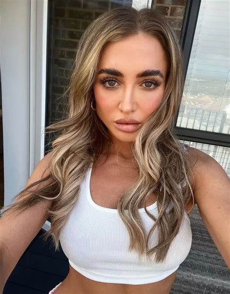 Love Islands Georgia Harrison Spotted Arriving In South Africa Ahead