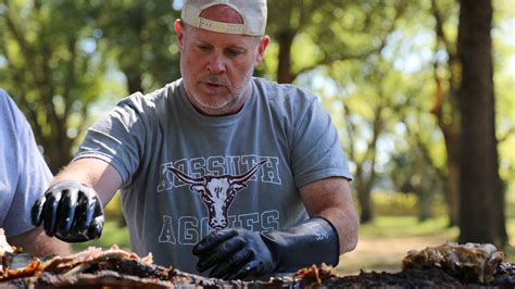 Nashvilles Pat Martin Highlights Old Ways Of Bbq On New Tv Show