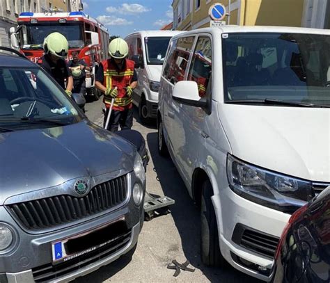 Ff Klosterneuburg Fahrzeugbergung Nach Verkehrsunfall