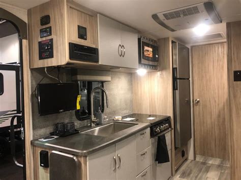 SOLD NEW 2022 WINNEBAGO MICRO MINNIE FLX 2100 BH Acheson AB