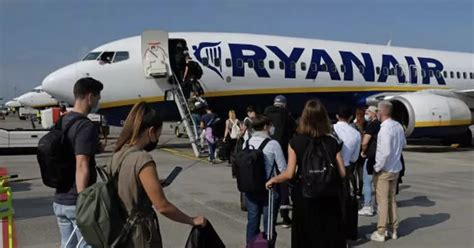 Ryanair lance une vente flash avec des vols aller retour à l aéroport