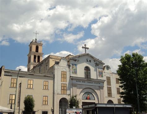 Aprile Festa Della Madonna Del Buon Consiglio Arazzo Di Fiori