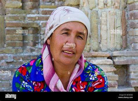 Uzbek Woman In Bukhara Uzbekistan Stock Photo Alamy