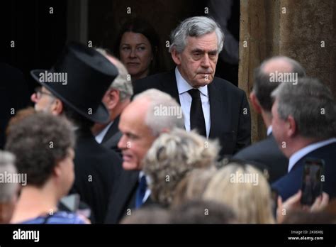 L ancien Premier ministre Gordon Brown part après avoir assisté à la