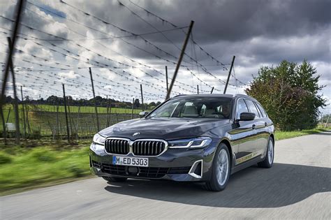 Bmw D Xdrive Touring Lci New Photo Gallery