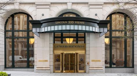 Latham And Watkins Opens Johns Hopkins Run Clinic In Dc Office