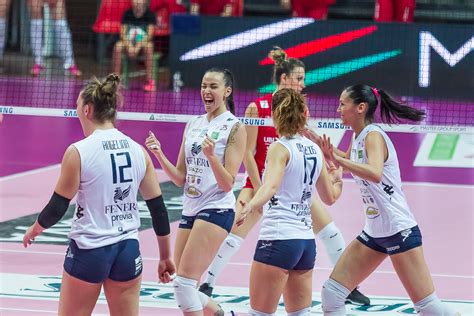 Pallavolo A Femminile La Fenera Chieri Saluta Le Atlete In Partenza