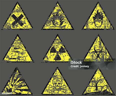 segitiga peringatan bahaya kimia  terkur ilustrasi stok