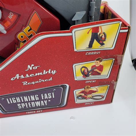 Disney Pixar World Of Cars Lightning Fast Speedway Track Set Mcqueen