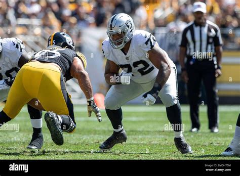 Las Vegas Raiders Offensive Tackle Jermaine Eluemunor 72 Blocks