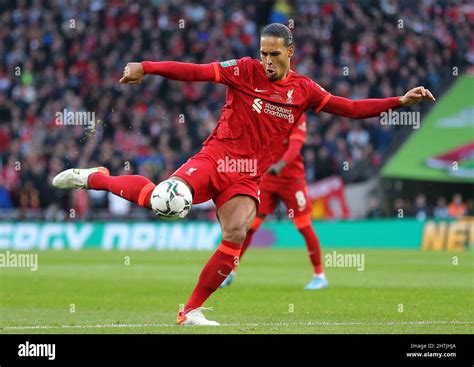 Virgil Van Dijk Hi Res Stock Photography And Images Alamy