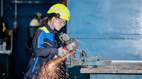 Metalltechnik Maschinenbautechnik Lehre Bei Der AMAG Austria Metall AG