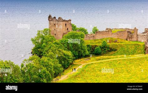 The Picturesque Ruins Of Urquhart Castle Caisteal Na Sròine On The