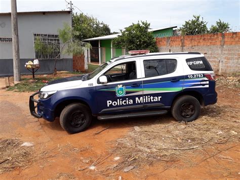 Corpo em decomposição é encontrado em cima de cama após vizinhos