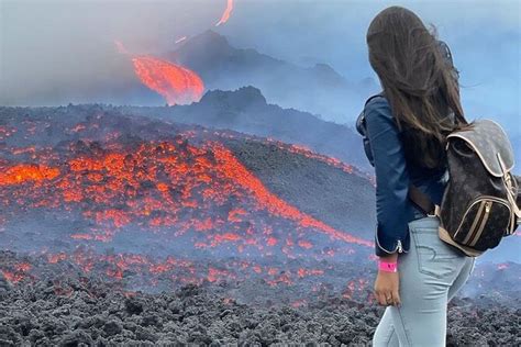 2024 プエルト・ケツァルからの特別な活パカヤ火山トレッキング、提供元：guat2do Travel Experiences Shore