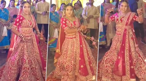 Bride Dhamaka Dance आपल्याच लग्नात नवरी मुलगी ने धरला ठेका ‘छम्मक