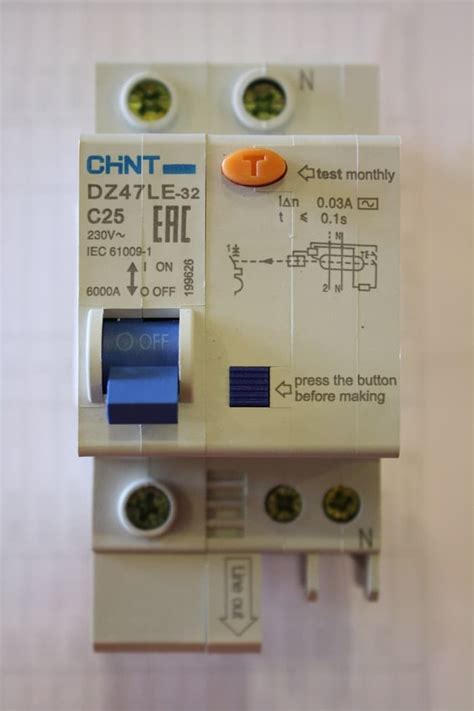 Jual ELCB MCB Chint DZ47LE 32 1P N 6kA Anti Kontak 10A 16A 20A 25A