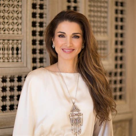 Queen Rania Of Jordan Azra Magazin