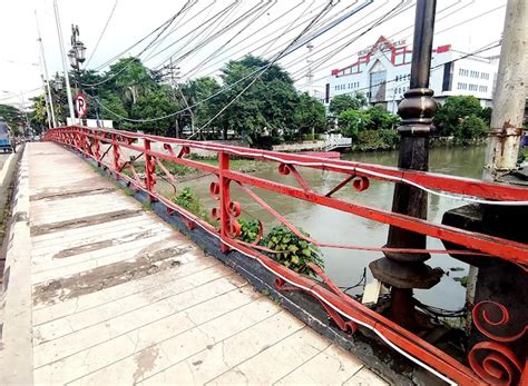 Jembatan Merah Surabaya Daya Tarik Fasilitas Dan Sejarah