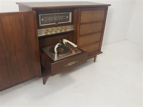 Mid Century Modern Rca Victor Tube Stereo Console Model Shc 3 Epoch